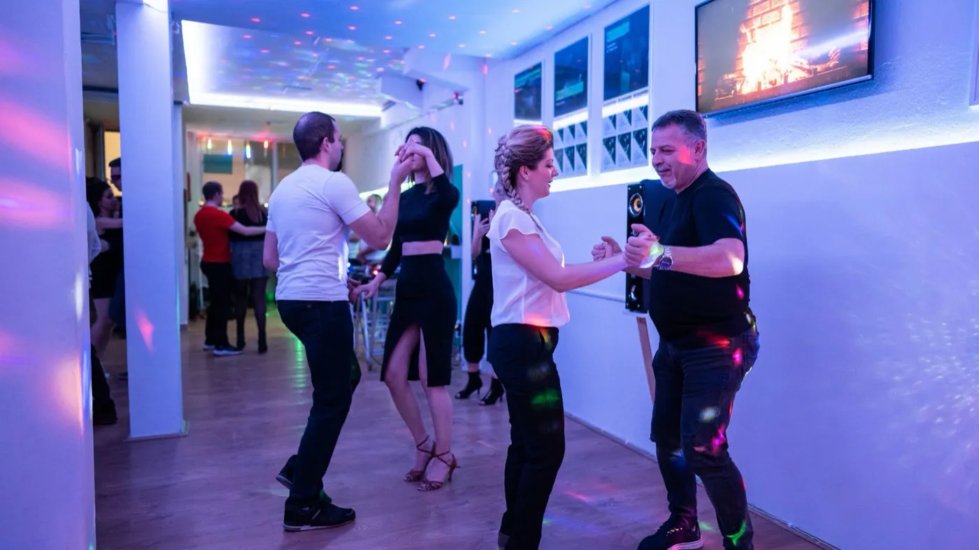 Illustration from the Salsa Dance LA blog